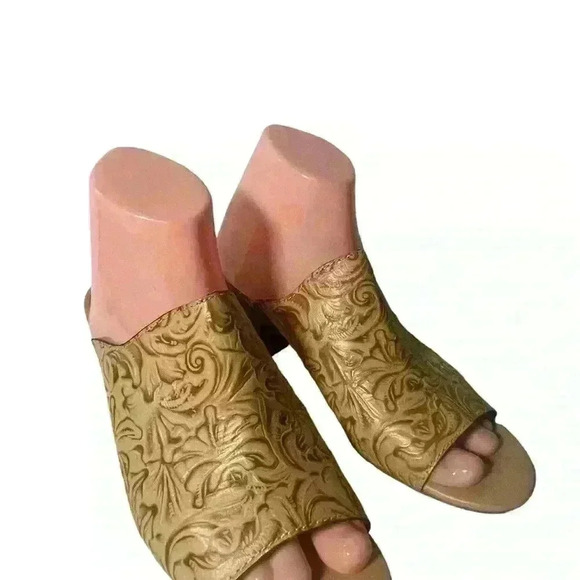Patricia Nash Shelli Tooled Brown Leather Floral Pattern  Slip On Sandals 10 - Picture 3 of 12